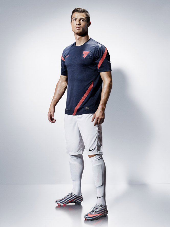 Tervezőnek állt Cristiano Ronaldo - Hírek  -  - CR7, Cristiano Ronaldo, divat, Mercurial Vapor Superfly, Nike Football, 