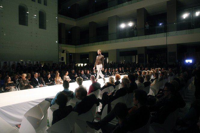 A Pinko exkluzív kollekciója - Hírek  -  - Absolut Vodka, földszínek, karácsonyi kollekció, kötött, műszőrme, Pinko, 