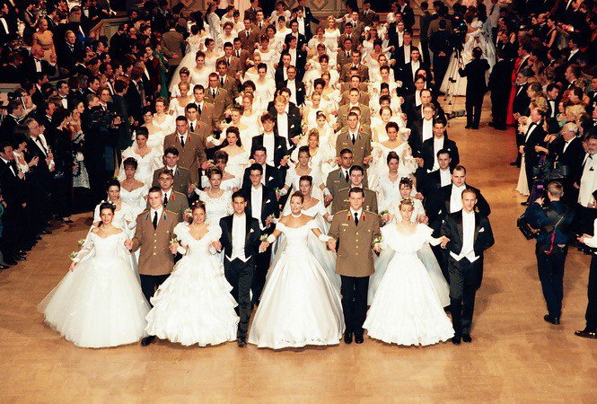 Kezdődik a báli szezon! – de  ismered az etikettjét? - Fesztelen mindennapok -  - bál, érdekesség, estélyi ruha, etikett, illem, stílus, 