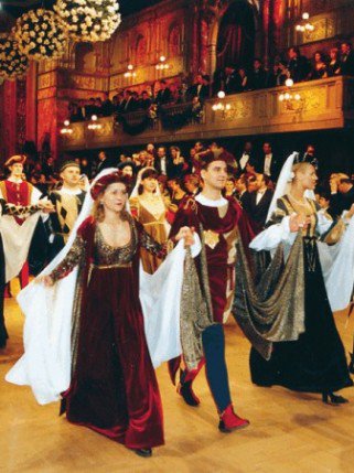 Kezdődik a báli szezon! – de  ismered az etikettjét? - Fesztelen mindennapok -  - bál, érdekesség, estélyi ruha, etikett, illem, stílus, 