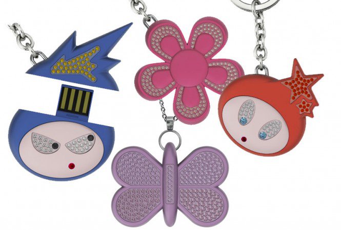 Az Active Crystals kollekció bemutatja a duplafunkciós USB-memóriakártyákat - STYLENEWS - Otthon & Design - Active Crystals, kiegészítő, memóriakártya, Swarowski, 