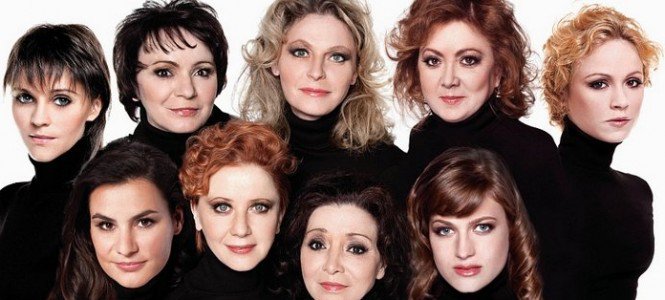 Mikve - 8 nő, 8 sors a Pesti Színházban - Fesztelen mindennapok -  - ajánló, Eszenyi Enikő, Éva Hindi, Hegyi Barbara, Mikve, Papp Vera, Pesti Színház, Péter Kata, Réti Adrienn, színdarab, színház, 