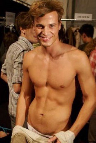 Félistenek a kifutóról - Stílusiskola -  - David Gandy, Dolce&Gabbana, Gabriel Aubry, Giorgio Armani, Jean Paul Gaultier, 