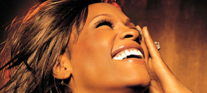 Meghalt Whitney Houston - Fesztelen mindennapok -  - Billboard, énekesnő, Grammy díj, halál, Whitney Houston, 