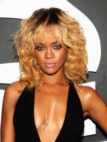 Menő a lenőtt haj - Hajápolás  -  - Fergie, fodrász, lenőtt haj, Madonna, ombre, Rihanna, Shakira, szőke, 