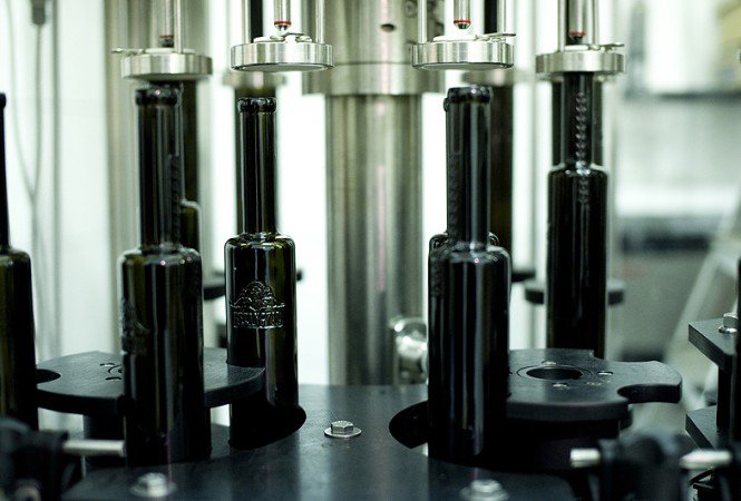 Új üveggel domborít a Rézangyal - Fesztelen mindennapok -  - gasztro, pálinka, Rézangyal, 