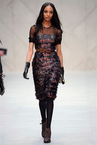 Letisztult elegancia: Burberry Prorsum - Hírek  -  - burberry, divathét, esernyő, london, tél, 