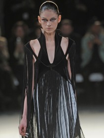 Párizsi divathét: Mugler 2012/13 - Hírek  -  - Lady Gaga, Nicola Formichetti, Párizs divathét, Thierry Mugler, 