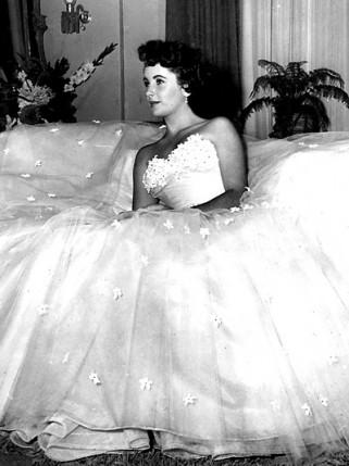 Ismeretlen ismerős: Edith Head - Stílusiskola -  - divattörténet, Edith Head, film, Grace Kelly, jelmez, Oscar-díj, 