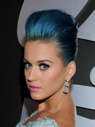 Hupikék fejtetők - Hírek  -  - Jared Leto, Katy Perry, kék haj, MArge Simpson, Nicky Minaj, paróka, 