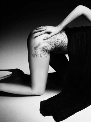 Tetoválás a kifutón - DIVAT&STÍLUS - Hírek  - bizarr, heidi klum, kate moss, modell, tetkó, tetoválás, 