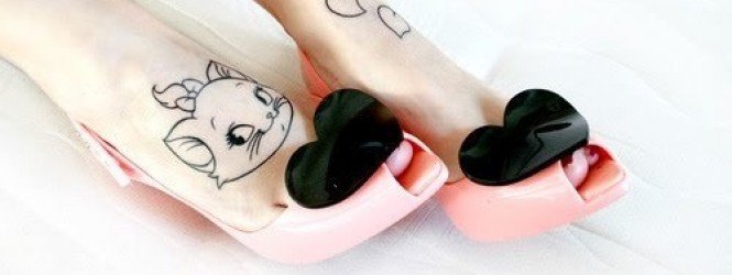 Rágógumi illatú szupertrendi gumicipők - DIVAT&STÍLUS - Hírek  - gmicipő, gumicsizma, gumiszandál, meflex, Melissa cipő, újrahasznosítás, Vivienne Westwood, 