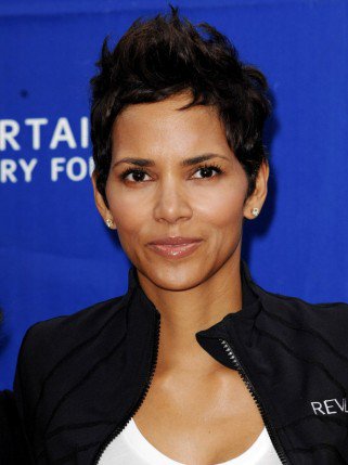 Tényleg ennyi idős? - 10 kortalan sztár - STYLELIFE -  - élet vize, fiatalság, Halle Berry, hollywood, kortalan, plasztika, szépség, 