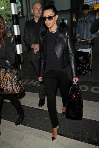 Talpig feketében - DIVAT&STÍLUS - Stílusiskola - Christian Louboutin, Hermes, kim kardashian, másold a stílust, 