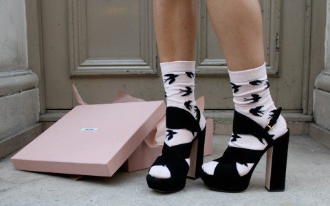 Szandál zonkival. Menő, vagy ciki? - DIVAT&STÍLUS - Stílusiskola - baki, Chanel, divat, szandál, Vogue, zokni, 