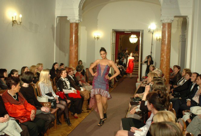 Frank Adél időutazása - DIVAT&STÍLUS - Stílusiskola - divatbemutató, Frank Adél, 