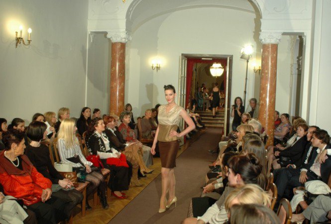 Frank Adél időutazása - DIVAT&STÍLUS - Stílusiskola - divatbemutató, Frank Adél, 