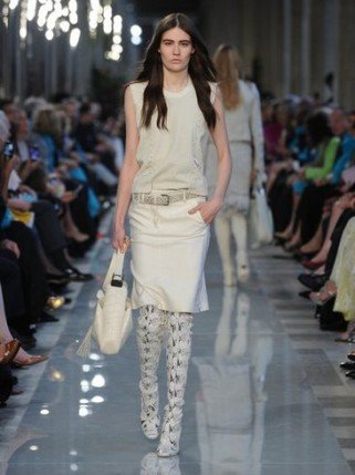 Divatbemutató a Louvre-ban - DIVAT&STÍLUS - Hírek  - +++Salvatore+Ferragamo, ++divat, +kollekci%C3%B3, st%C3%ADlus, 