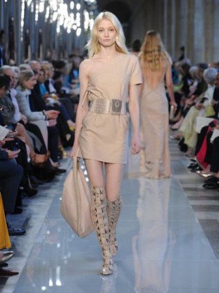 Divatbemutató a Louvre-ban - DIVAT&STÍLUS - Hírek  - +++Salvatore+Ferragamo, ++divat, +kollekci%C3%B3, st%C3%ADlus, 