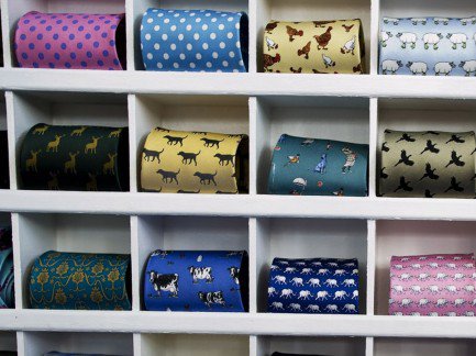 A kellően extrém anglikán kalapok - Hírek  -  - +++II.+Erzs%C3%A9bet+kir%C3%A1lyn%C5%91, ++kalapok, +Anneka+Tanaka+%E2%80%93+Svenska, Hanna+Marie+Hutchison, 