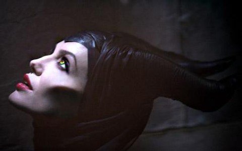 Angelina Jolie gonoszabb, mint valaha - STYLELIFE - Fesztelen mindennapok - ++++++Angelina+Jolie+gonosz, +++++Brad+Pitt, ++++Csipker%C3%B3zsika, +++Disney, ++gonosz, +Maleficent, Angelina+Jolie, 