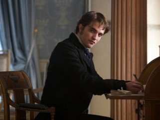 Robert Pattinson 3 nővel kavar - Fesztelen mindennapok -  - ++++Bel+Ami, +++Christina+Ricci, ++Kristin+Scott+Thomas, +Robert+Pattinson, Uma+Thurman, 