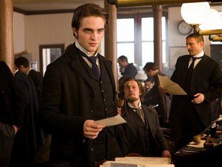 Robert Pattinson 3 nővel kavar - Fesztelen mindennapok -  - ++++Bel+Ami, +++Christina+Ricci, ++Kristin+Scott+Thomas, +Robert+Pattinson, Uma+Thurman, 