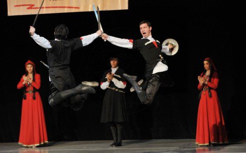 Maximum tradíció, zéró gravitáció - Fesztelen mindennapok -  - ++gr%C3%BAz, +Shavlego, David+Bokuha, 