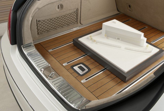 Megérkezett a Mercedes-Benz CLS kombi - Videó -  -  - luxusaut%C3%B3++teljes%C3%ADtm%C3%A9ny++l%C3%B3er%C5%91++csal%C3%A1di+aut%C3%B3++kombi++Mercedes-Benz++motorpaletta, 