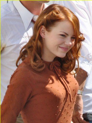 Emma Stone Gucci és Lanvin rucikban + videó - DIVAT&STÍLUS - Hírek  - ++divat, +A+csod%C3%A1latos+p%C3%B3kember, Emma+Stone, 