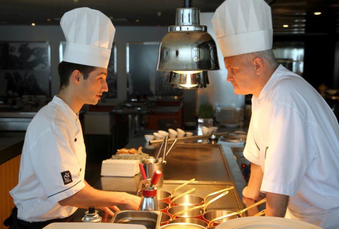 A szakács, a jóasszony körte, a csukagombóc, és a szeretője - Fesztelen mindennapok -  - +%C3%A9tterem+kritika, +++++gasztrn%C3%B3mia, ++++Lyon, +++Michelin+csillag, ++Sofitel, +Air+France, beaujolaise, Franciaorsz%C3%A1g, 