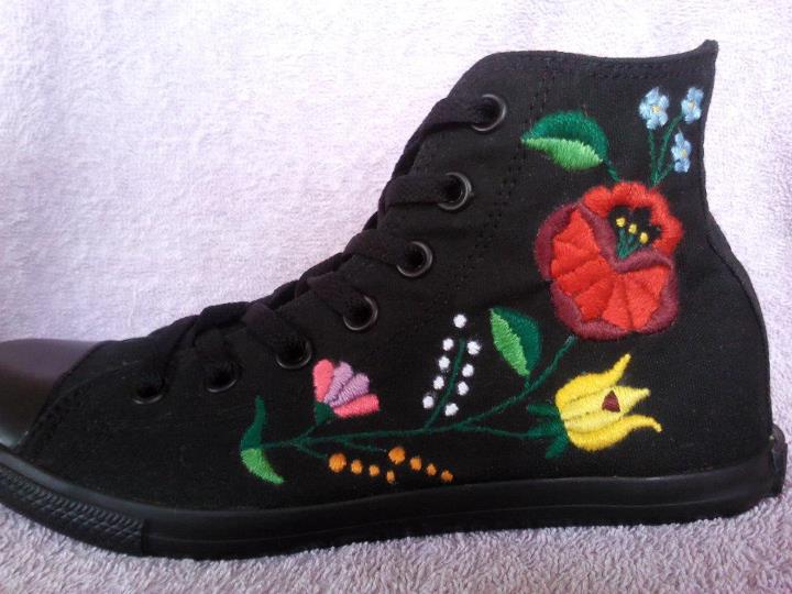 Itt lehet a magyar világdivat - DIVAT&STÍLUS - Hírek  - ++Kalocsai+Cip%C5%91k, +Cip%C5%91, Kalocsa, 