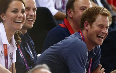 Fel a kezekkel Vilmos herceg! -  -  - ++++Harry, +++Kate+Middelton, ++London+2012, +Vilmos+herceg, olimpia, 