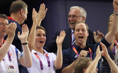 Fel a kezekkel Vilmos herceg! -  -  - ++++Harry, +++Kate+Middelton, ++London+2012, +Vilmos+herceg, olimpia, 