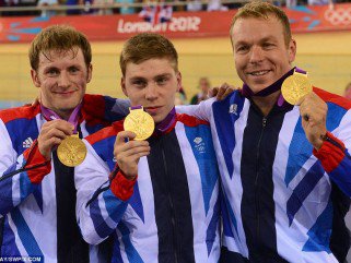 Fel a kezekkel Vilmos herceg! -  -  - ++++Harry, +++Kate+Middelton, ++London+2012, +Vilmos+herceg, olimpia, 