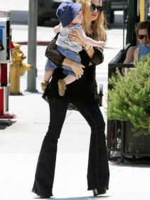 Újra divatban a trapéznarág - DIVAT&STÍLUS - Stílusiskola - ++++Levi%5C%22s, +++trap%C3%A9z, ++trap%C3%A9z+nadr%C3%A1g, +jeans, farmer, 