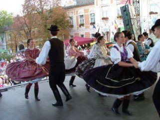 Az ősz legnagyobb bulija - Fesztelen mindennapok -  - +++++++Szeksz%C3%A1rd, +++++++Szigliget, ++++++sz%C5%91l%C5%91, +++++sz%C3%BCret, ++++bort%C3%BAra, +++Baja, ++fesztiv%C3%A1l, +Gy%C3%B6ngy%C3%B6s, Pannonhalma, 