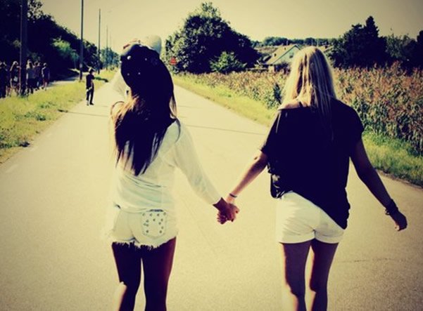 Angyalok és cinkosok -  -  - +bar%C3%A1ts%C3%A1g, k%C3%A9kharisnya, 