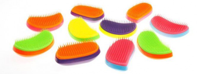 Kefélni tudni kell - SZÉPSÉG - Hajápolás  - ++++g%C3%B6nd%C3%B6r+haj, ++++gubanc, ++++haj, ++++haj%C3%A1pol%C3%A1s, ++++kefe, ++++m%C5%B1haj, +++Tangle+Teezer, ++csom%C3%B3k, +f%C3%A9s%C5%B1, fodr%C3%A1szat, 