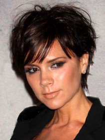 Rövid hajú istennők - DIVAT&STÍLUS - SZÉPSÉG - ++++++Rihanna, ++++++Rihanna+haja, +++++r%C3%B6vid+haj, ++++celebek, +++Emma+Watson, ++f%C3%BCrt%C3%B6k, +fodr%C3%A1sz, frizura, 