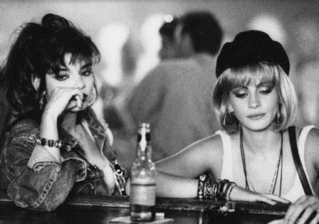 Kár, hogy kurva! -  -  - +k%C3%A9kharisnya, r%C3%BAzs+%C3%A9s+t%C3%BCk%C3%B6r, 