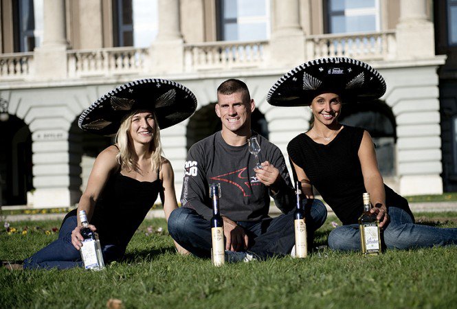 Hogy jön össze a pálinka és a jóga? -  -  - %C3%81llatszeretet+Fesztiv%C3%A1l, ++++++++++++VI.+Budav%C3%A1ri+P%C3%A1linka-+%C3%A9s+Kolb%C3%A1szfesztiv%C3%A1l, ++++++++++++ZeneSz%C3%BCret, ++++programaj%C3%A1nl%C3%B3, ++++szabadid%C5%91, +Danubius+Csal%C3%A1di+Z%C3%B6ld+Nap, 