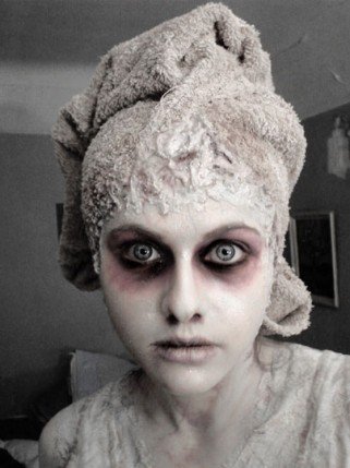 A legszuperebb Halloween partyk és jelmezötletek - DIVAT&STÍLUS - STYLELIFE - %C3%A1larc, ++++++be%C3%B6lt%C3%B6z%C5%91s+buli, ++++++Heidi+Klum, ++++++jelmez, ++++++maskara, ++++++party, ++++++r%C3%A9ms%C3%A9gek, +++++Halloween, 