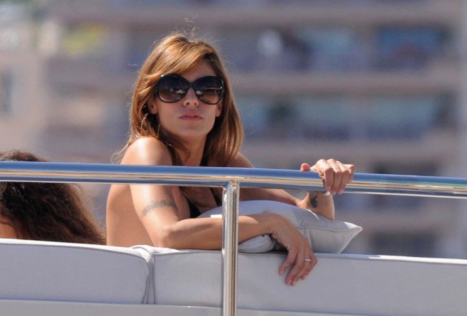 A pletyka -  -  - ++jacht, +pletyka, K%C3%A9kharisnya, 