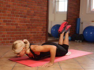 Formareform 5. hét - Egészség -  - +++++++++20+perces+edz%C3%A9s, +++++++++h%C3%A1t, +++++edz%C3%A9s+otthon, ++++combizom, ++++formareform, ++++Niki+Belucci, +++edz%C3%A9s, ++farizom, +has, mell, 