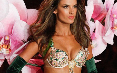 Embertelen fenekek a Victoria's Secret bemutatón - Stílusiskola -  - divatbemutató, fehérnemű, Palvin Barbara, Rihanna, szexi fenék, victorias secret fashion show 2012, 
