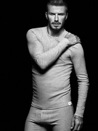 David Beckham bajusszal is szexi - DIVAT&STÍLUS - Hírek  - david beckham, David Beckham h%26m, fehérnemű, felsőtest, H%26M, szálkás felsőtest, szexis izmok, 