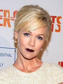 Padlizsán ajkak - DIVAT&STÍLUS - SZÉPSÉG - alkalmi smink, Chanel rúzs, lila rúzs, make up, padlizsán ajkak, Rooney Mara, rúzs, sötét rúzs, 