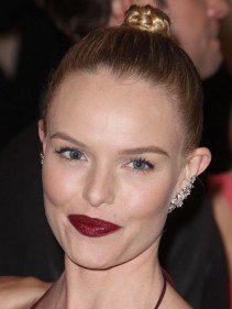 Padlizsán ajkak - DIVAT&STÍLUS - SZÉPSÉG - alkalmi smink, Chanel rúzs, lila rúzs, make up, padlizsán ajkak, Rooney Mara, rúzs, sötét rúzs, 