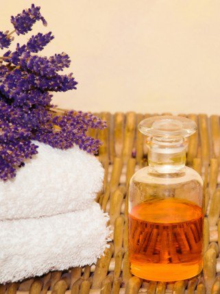 Csupa-csupa olaj - Bőrápolás -  - danubius hotel, kényeztetés, levedndula, masszázs, méhviasz, olaj, olajos kezelés, resort, spa, 